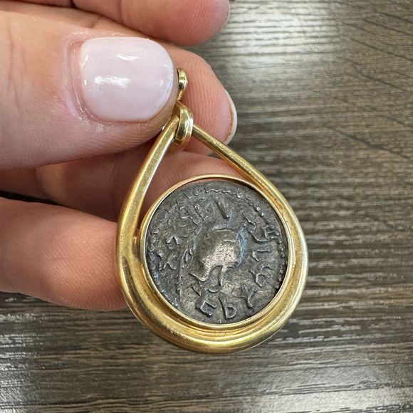 14K Yellow Gold Judean Bar Kokhba Revolt Coin Pendant - Picture 5 of 16